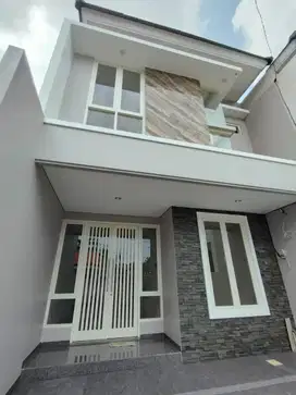 Dijual Rumah New Gress di Manyar Tirtoyoso high spec 2 lantai