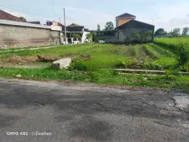 Tanah Istimewa Hook, Karanganyar Kota