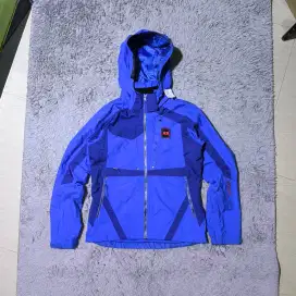 K2 women jacket gorpcore sz M. Like new Gress. Waterproof