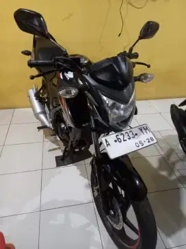 Honda cb150r hitam