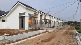 RUMAH BARU GRESS, DEPAN DANAU DAN TAMAN DI PERUM VICTORIA ASRI CIBITUN