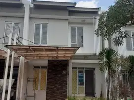 Rumah Dijual di Serpong Natura City Cluster Edelweiss Bisa KPR J-18352