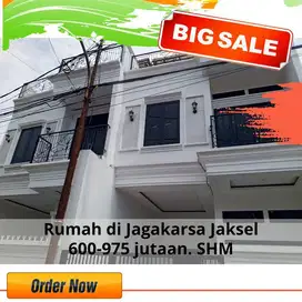 Rumah ada rooftop di Jagakarsa Jaksel akses 2 mobil
