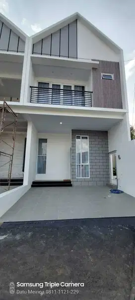 Rumah Baru 2 LT Siap Huni Dekat Cibubur 4 Menit ke Pintu Tol Cimanggis