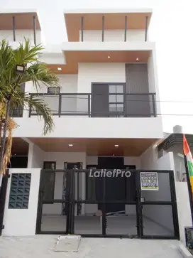Rumah Tingkat Kondisi Baru Dalam Cluster Ifolia Harapan Indah