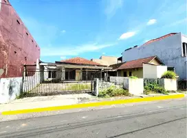 Tanah Strategis Bonus Rumah Dekat Jl.Raya Tipes Laweyan