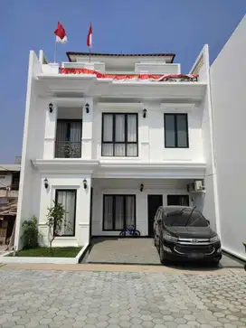 Cluster Mewah Di RawamangunAkses  Jalan 2 Mobil Dekat RS Persahabatan