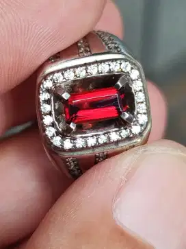 Garnet malaya kantoran 1.11 crat ring perak memo MRI