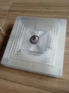 Lampu kotak jadul lawas