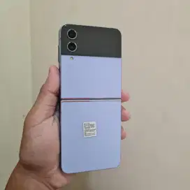 Samsung Z flip 4 8/128gb Minus