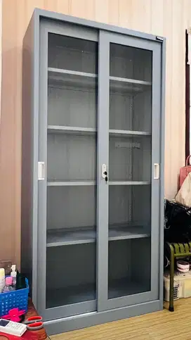 LEMARI ARSIP BESI SLIDDING KACA MERK TOPAS NEGOTIABLE
