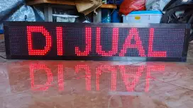 Running Text warna merah