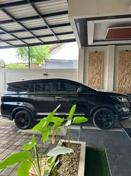 MOBIL KIJANG INNOVA DIESEL MATIC 2019
