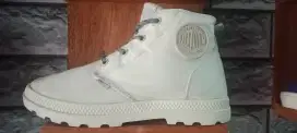 Paladium
Size 38
300k net
