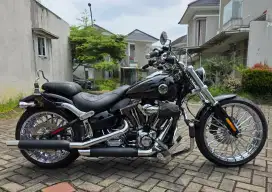 Harley Davidson Breakout 2013 good kondisi