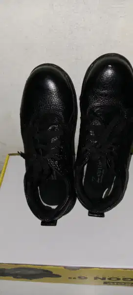sepatu safety nmr 39 hitam