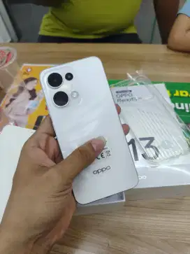 Oppo Reno13 5G Ram 12/256GB Warna Putih