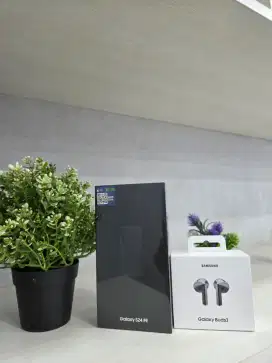 Galaxy S24 FE Free Buds 3