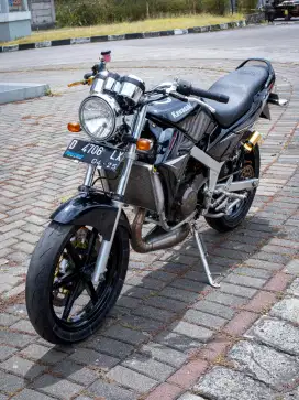 Jual motor Kawasaki ninja 20101