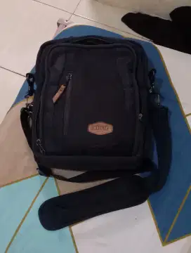 Tas Selempang Eibag
