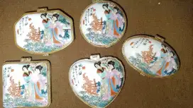 Pajangan keramik China