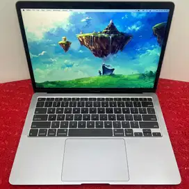 Macbook Air 13 inch Retina, 2020 MWTJ2