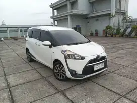 Toyota Sienta 1.5 V AT 2017 Putih 2016 2018