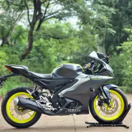 YAMAHA R15 V4 GREY 2023 KM 6000 FULL MULUS PAJAK ON
