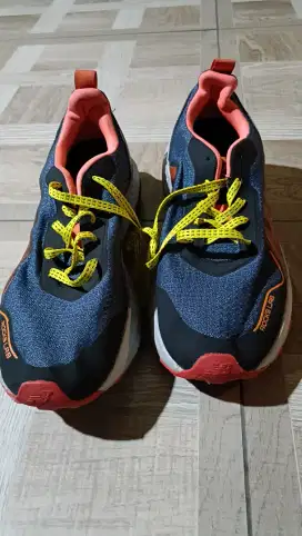 Jual sepatu running IVO Rocks Lab