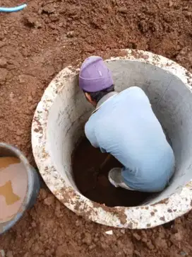 Tukang gali sindang spiteng pondasi DLL nya