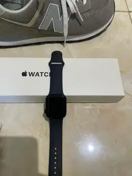 Apple watch SE 40mid & Airpods pro (2nd generation)