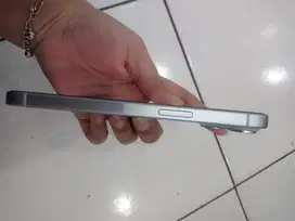 Di jual iphone 15 128gb .. masih new bgd bh 100% garansi on 2026