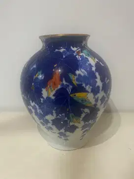 Guci jepang antik motif maple leaf