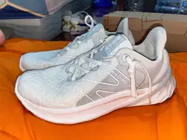 New Balance Fresh Foam Roav V2 White Women Original