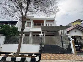 Dijual rumah fully furnis di jakarta timur