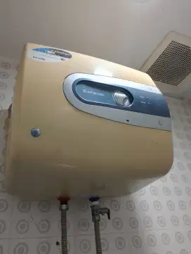 Mesin pemanas air ariston