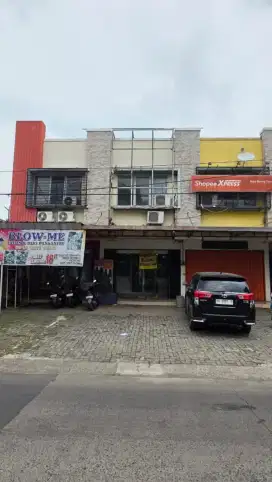 Ruko Disewakan 2 lantai Jl raya binong Kecamatan curug Kab Tangerang