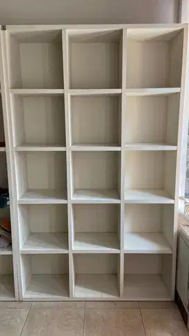 Lemari pajangan kotak 15