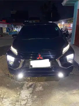 Xpander Exceed Hitam