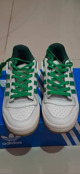 Adidas forum low