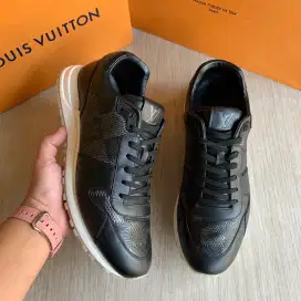 Louis Vuitton run away sneakers sepatu 44