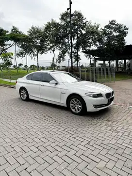BMW 523i 2011 Bensin Putih Seri 5 Harga 520i Luxury Sunroof Pajak ON