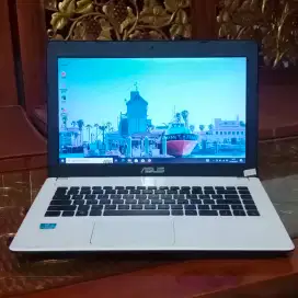 Asus i3 ram 4gb ssd 128gb hdd 320gb