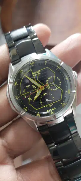Jam WIRED SOLAR  BEAMS BY SEIKO