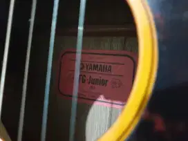 Guitar akustik 3/4 Yamaha fg