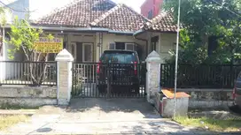 Rumah kos aktif luas 234 m2 harga 2 Milyar di Wonokromo, kota Surabaya