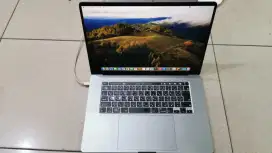 MacBook pro 16 inch core i9/16/1tb