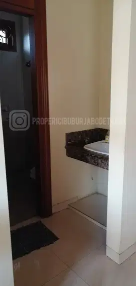 Dijual Rumah Cibubur Raffles Hills Dalam, asri siap huni.