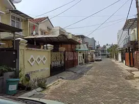 Rumah Taman Palem dalam cluster Jakarta Barat