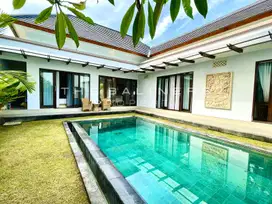 MODERN SINGLE-LEVEL VILLA WITH POOL AND GARDEN IN NUSA DUA